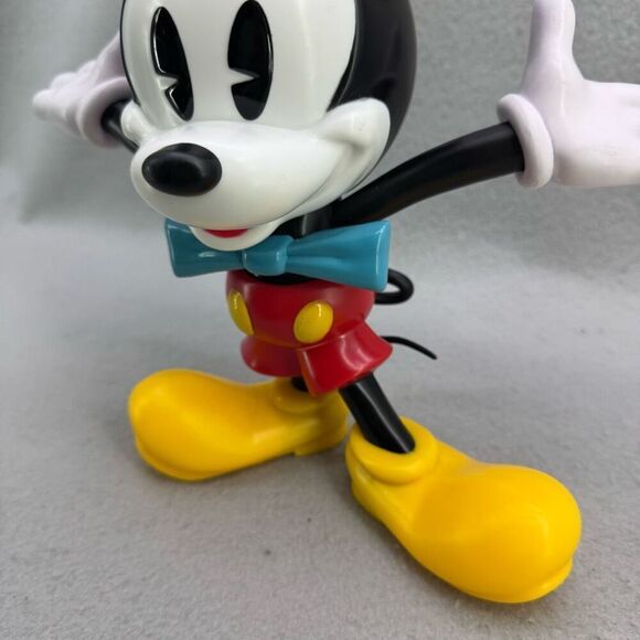 Mickey Mouse Disney Exclusive Souvenir 90th Birthday Celebration Sipper Cup NWT - Picture 4 of 9